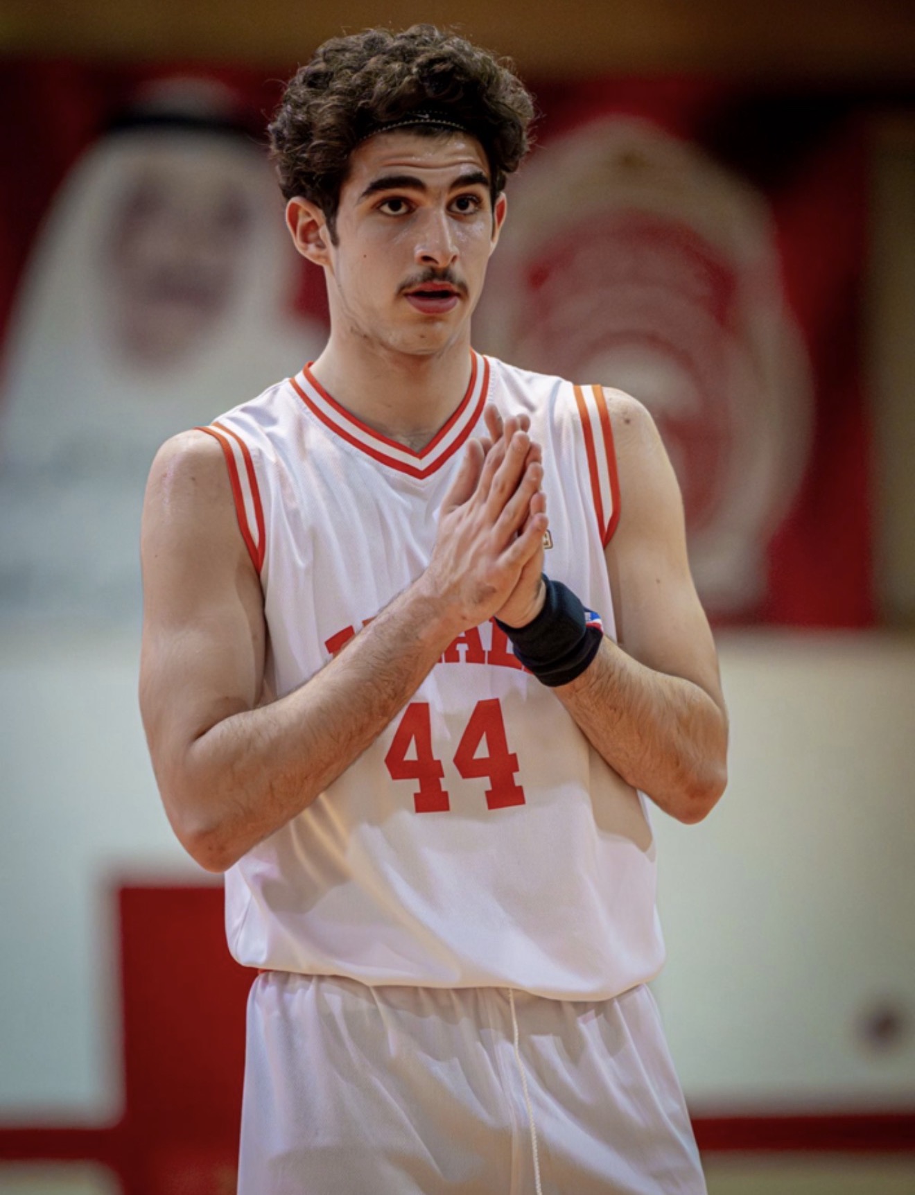 Al Hala #44 — focused at the line